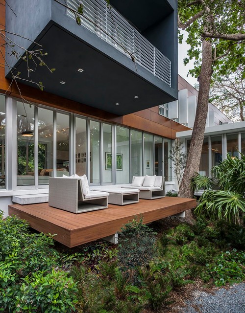 16 Outstanding Contemporary Deck Designs That Can Take Care Of Your Backyard