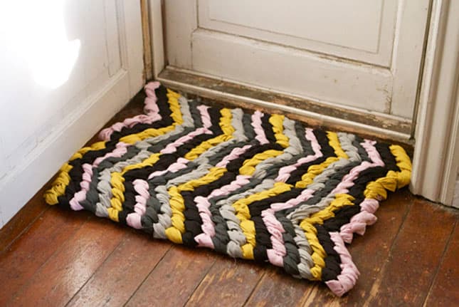 17 Fascinating DIY Ideas To Make Interesting Rugs For Your Home 16