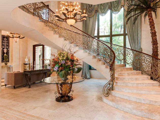 12 Glorious Mansion Staircase Designs That Are Going To Fascinate You