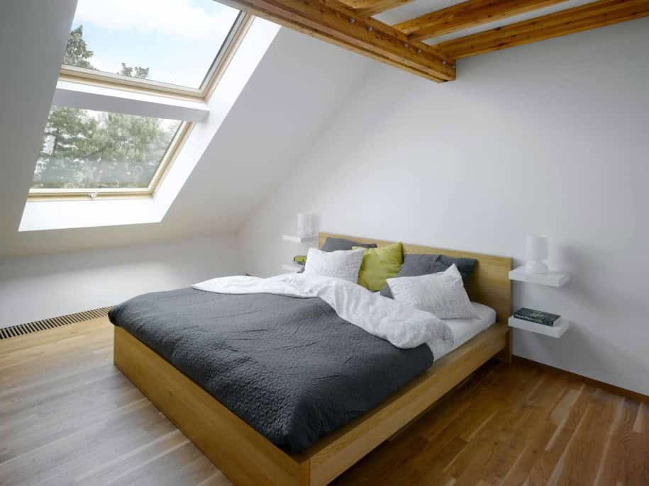 17 Beautiful Skylight Bedroom Designs For Real Enjoyment 5