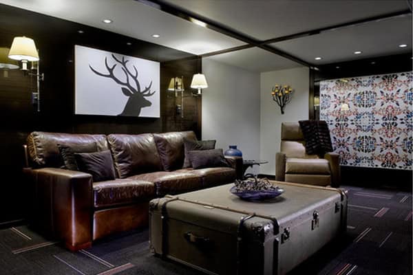 17 Old Trunks Turned Into Beautiful Vintage Table 6