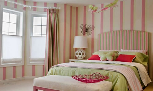 18 Fancy Bedrooms With Striped Accent Walls