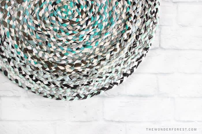 17 Fascinating DIY Ideas To Make Interesting Rugs For Your Home 8