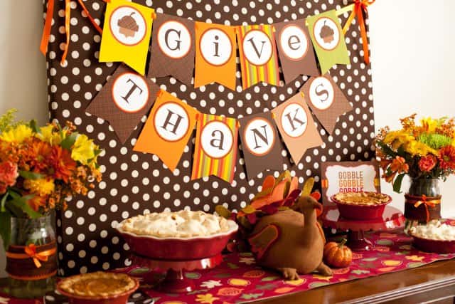 19 Totally Easy & Inexpensive DIY Thanksgiving Decorations 1