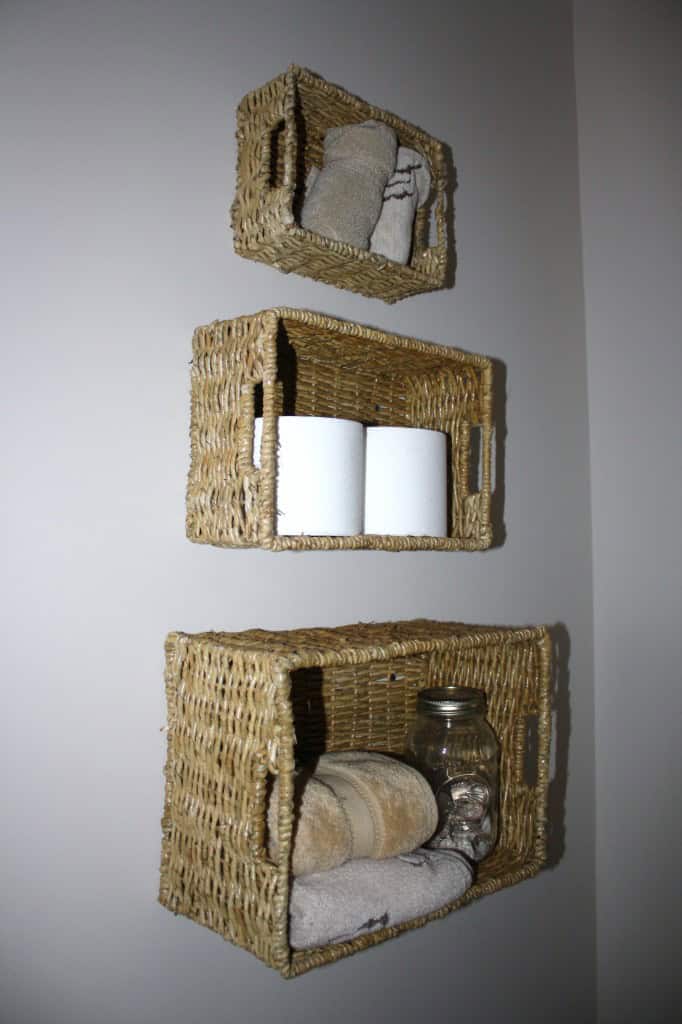 16 DIY Extra Storage Items For Small Bathrooms 13