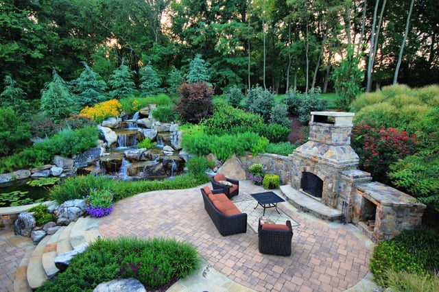 17 Brilliant Front Yard Landscape Design Ideas 13