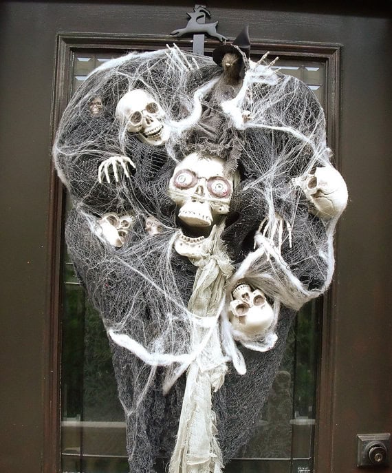 15 Really Spooky Halloween Wreath Designs To Adorn Your Front Door