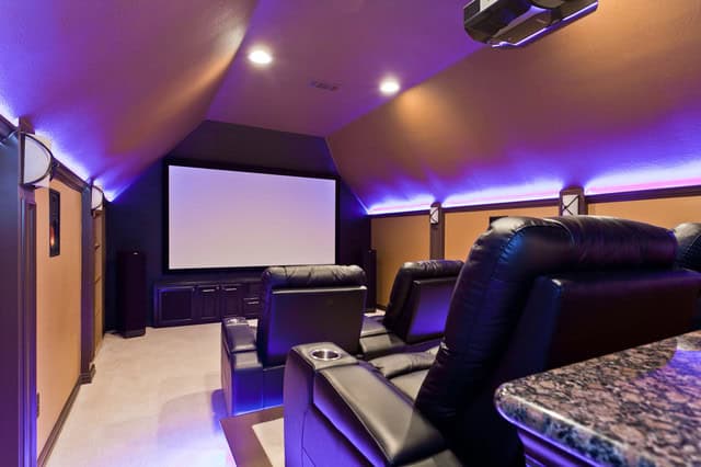 Wonderland Room For The Whole Family- 18 Marvelous Attic Home Cinema Designs 16