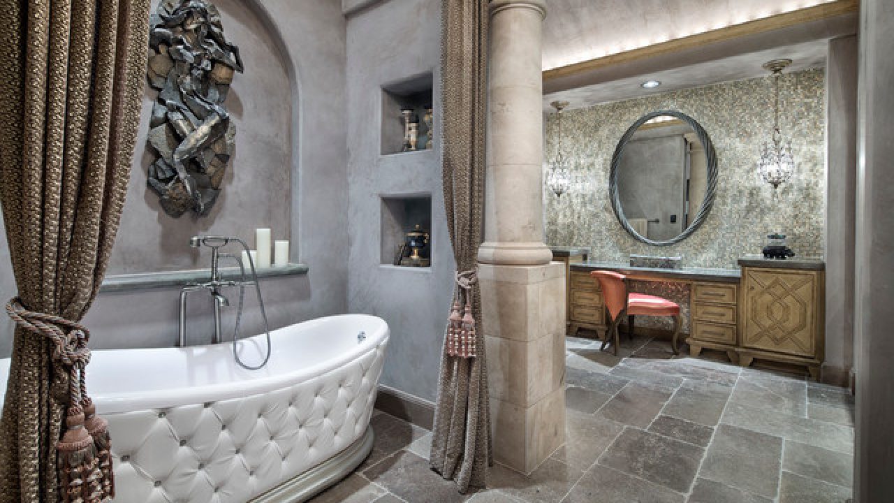 17 Astounding Mediterranean Bathroom Designs That Are Sparkling With Elegance