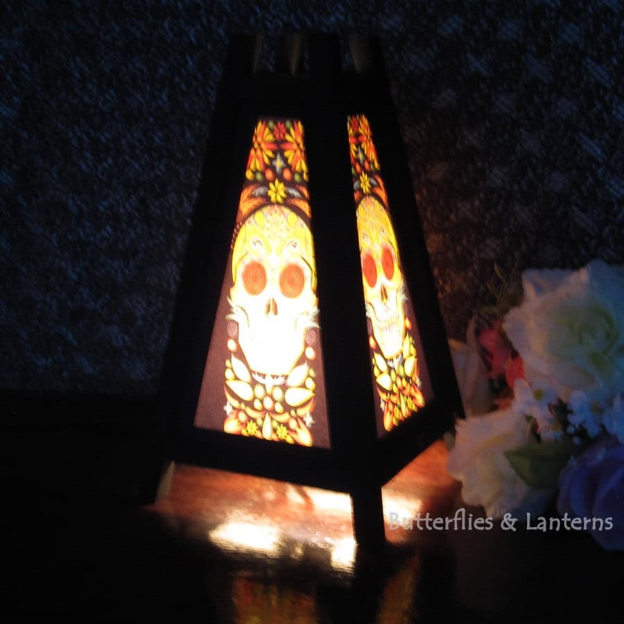 Halloween Lamp Buy it on: www.etsy.com