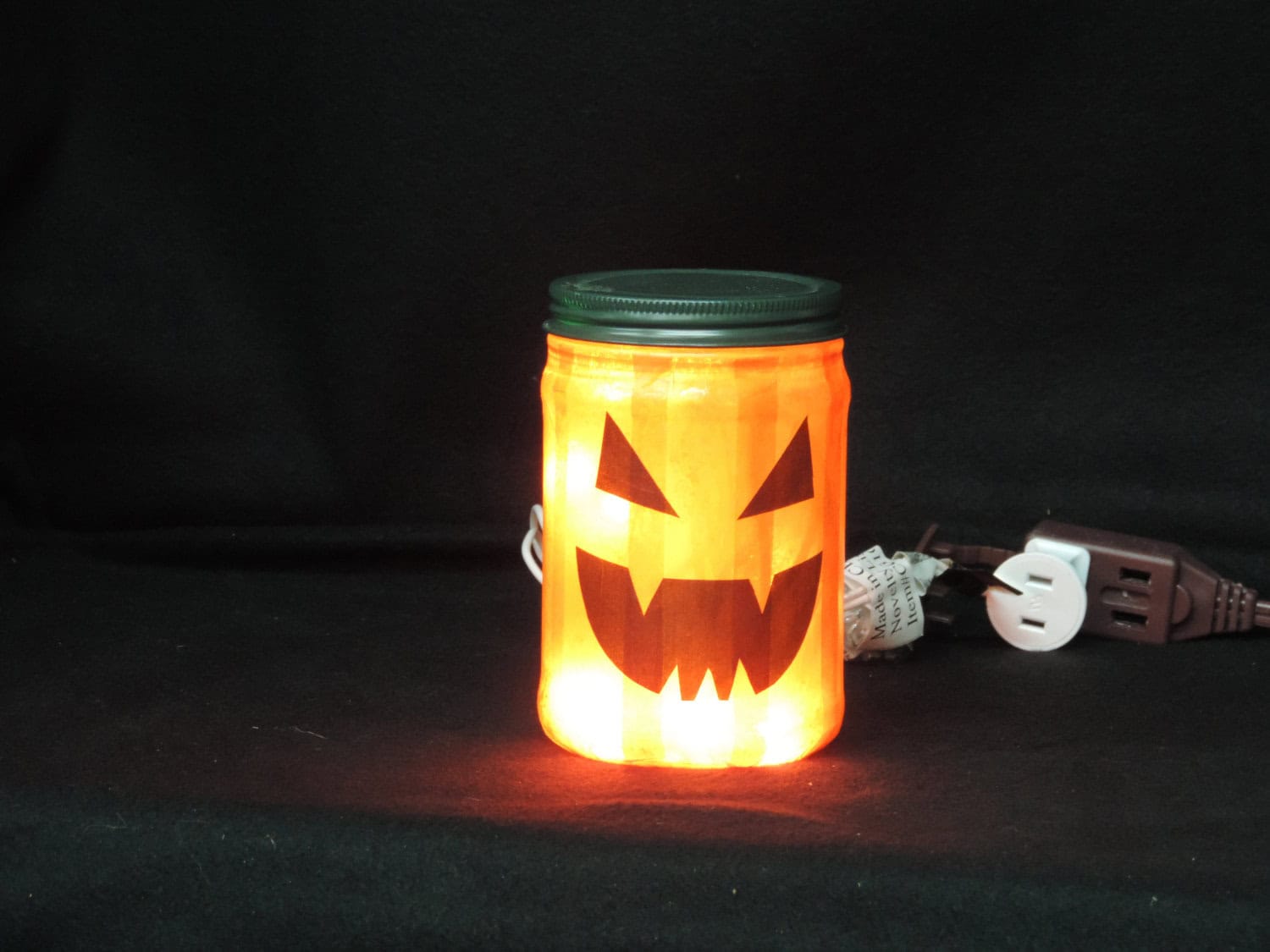 Halloween Jack-o-Lantern lighted jar Buy it on: www.etsy.com