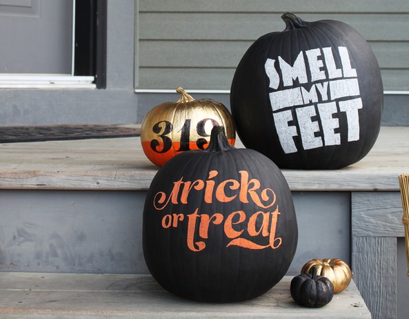 18 Smart &amp; Easy Ways to Dress Up Your Pumpkins for Halloween