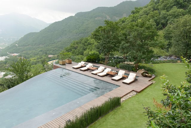 Ventana de la Montaña Source