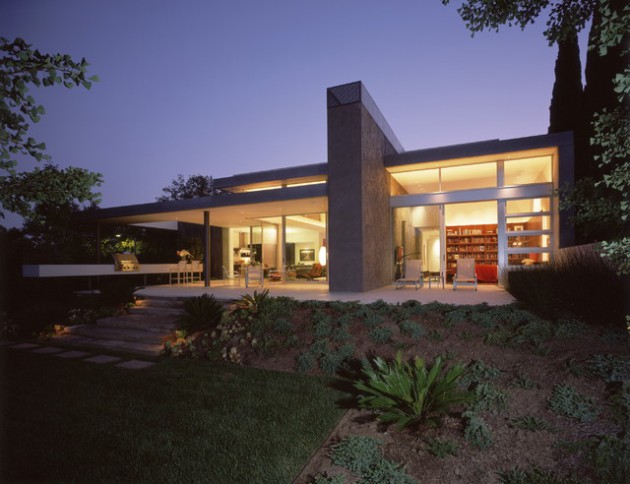 18 Spectacular Mid-Century Modern Exterior Designs That Will Bring You Back To The '50s
