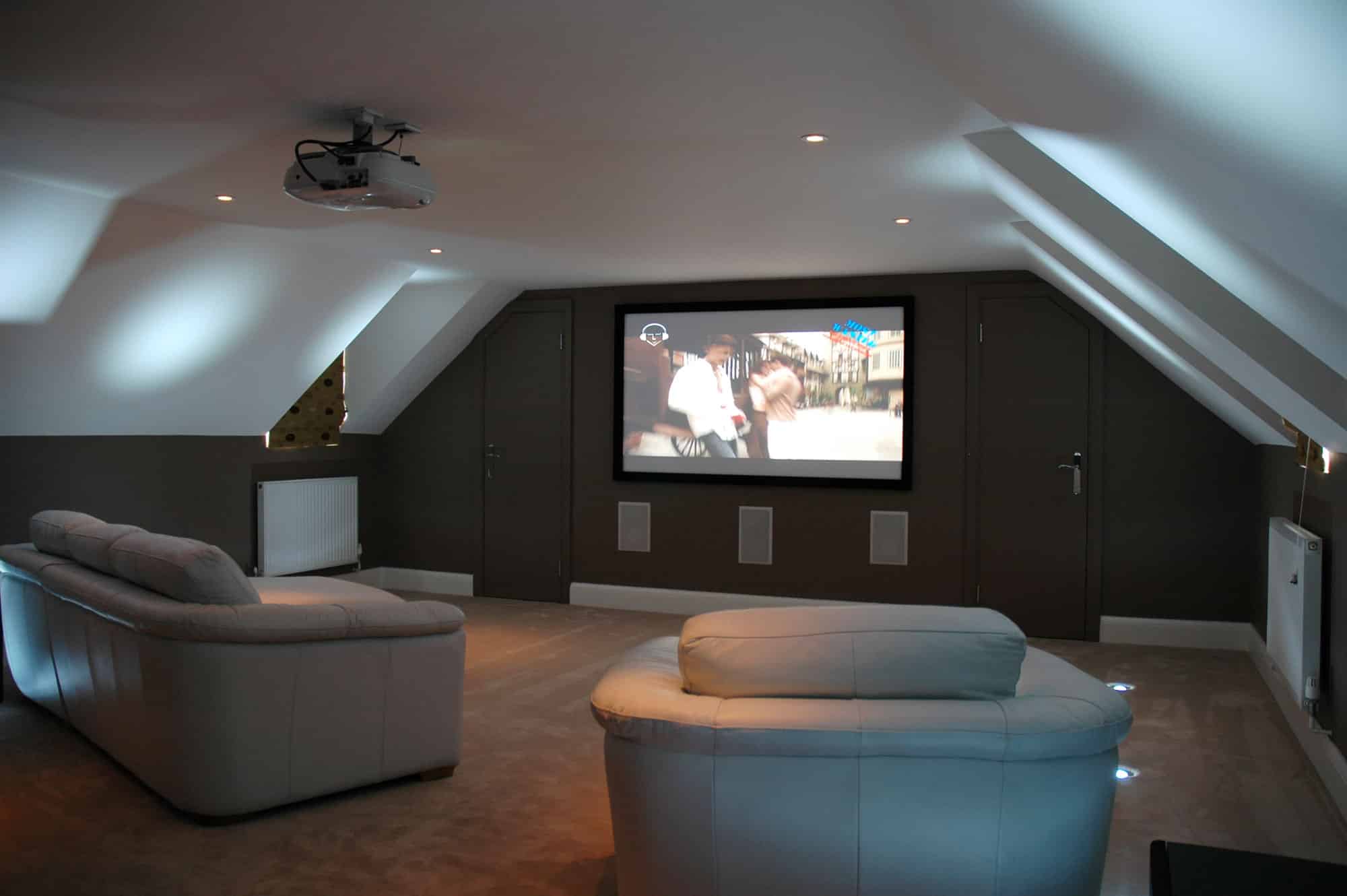 Wonderland Room For The Whole Family- 18 Marvelous Attic Home Cinema Designs 18
