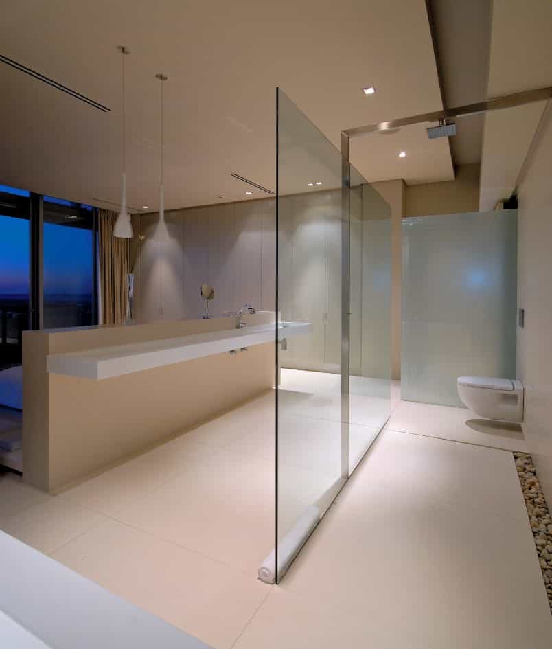 18 Classy Minimalist Bathrooms That Will Provide You Extra Pleasure 2