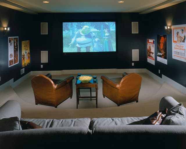 Wonderland Room For The Whole Family- 18 Marvelous Attic Home Cinema Designs 4