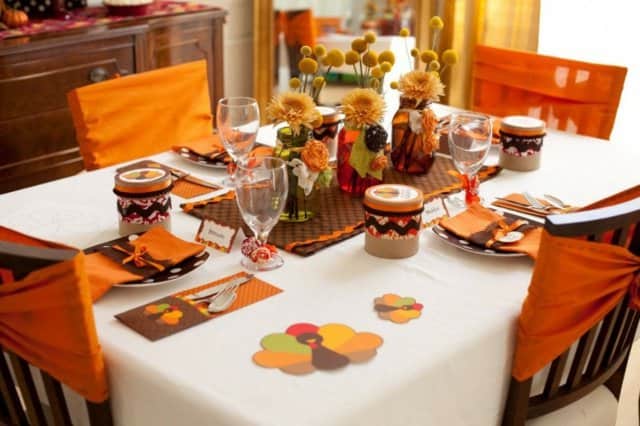 19 Totally Easy & Inexpensive DIY Thanksgiving Decorations 4