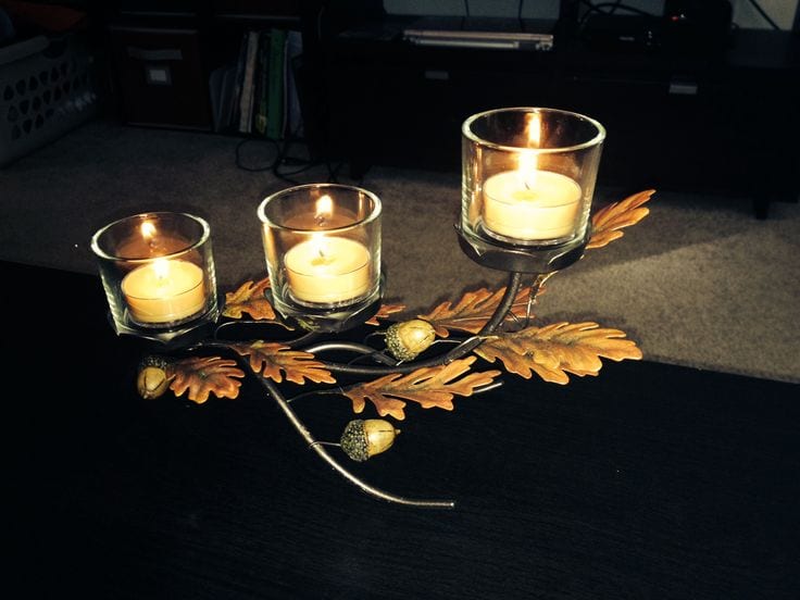 10 Ways To Make Wonderful Fall Decor With Fallen Leaves 5