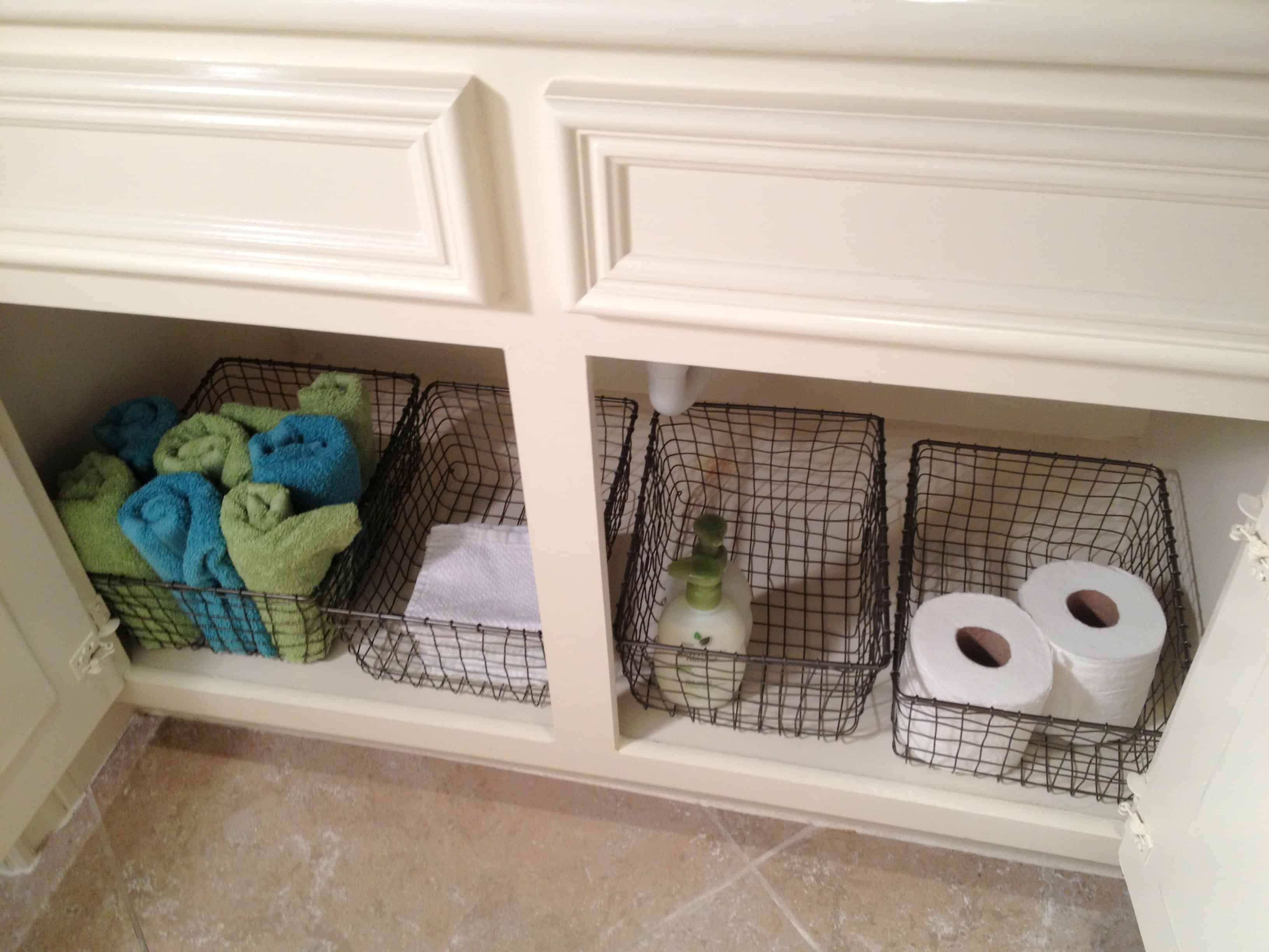 16 DIY Extra Storage Items For Small Bathrooms 5