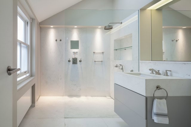 18 Classy Minimalist Bathrooms That Will Provide You Extra Pleasure 6