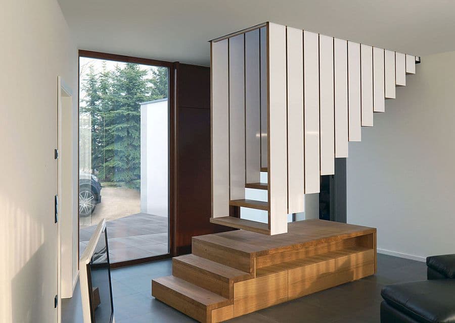 Dramatic Staircase As Decoration In Your Home