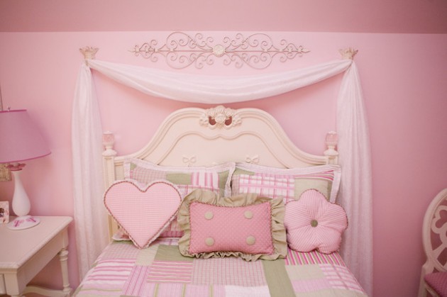18 Delightful Traditional Girl's Bedroom Design Ideas
