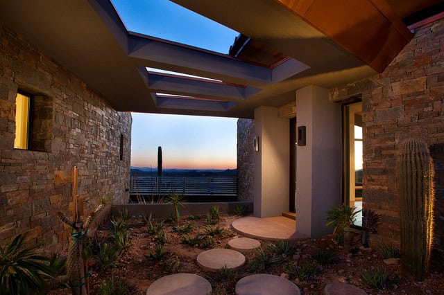 17 Creative Round Stepping Stone Designs For Your Beautiful Garden 10