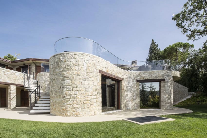 10 Divine Contemporary Houses That Everyone Will Like 1