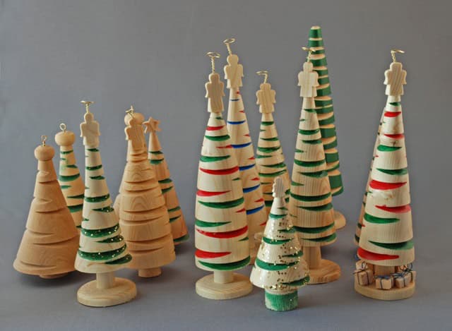 17 Most Simple & Beautiful DIY Christmas Decorations That Can Be Made From Wood 14