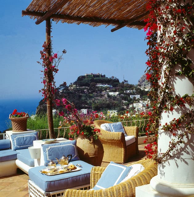 Capri villa Source