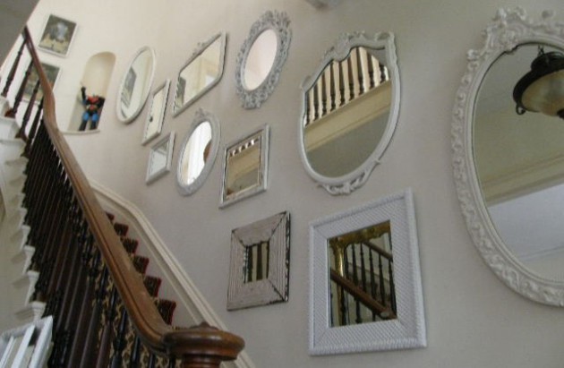 Decorate The Walls With Groups Of Mirrors, How To Arrange Mirrors On A Wall