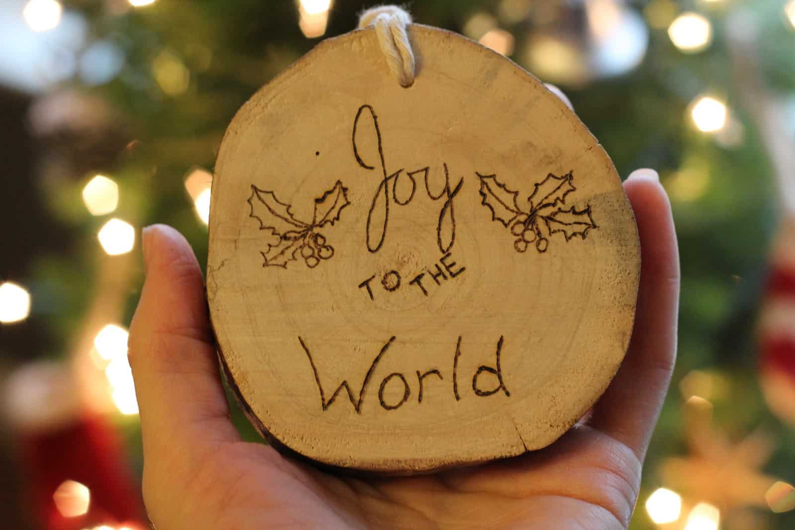 17 Most Simple & Beautiful DIY Christmas Decorations That Can Be Made From Wood 17