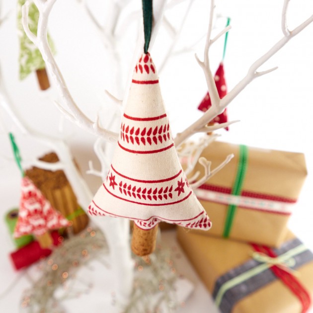 18 Magical DIY Christmas Decoration Ideas Taken From Handmade Designs