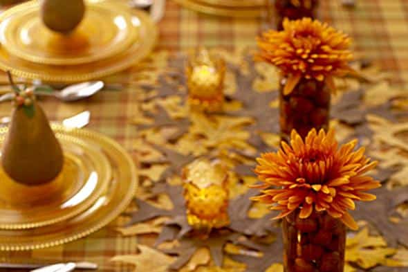 16 Ways How to Flawlessly Decorate a Thanksgiving Table 1