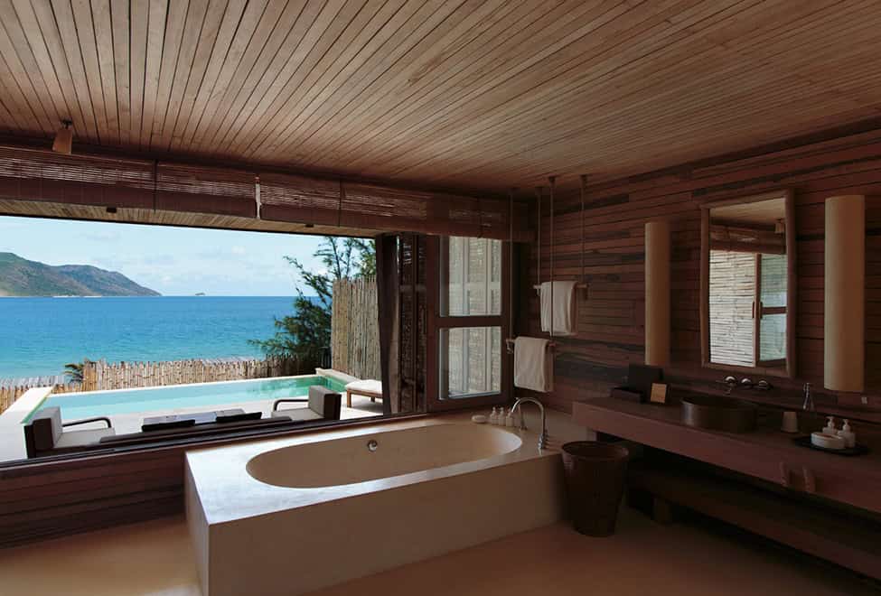 10 Astonishing Bathrooms With Most Impressive Ocean View