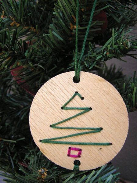 17 Most Simple &amp; Beautiful DIY Christmas Decorations That Can Be Made