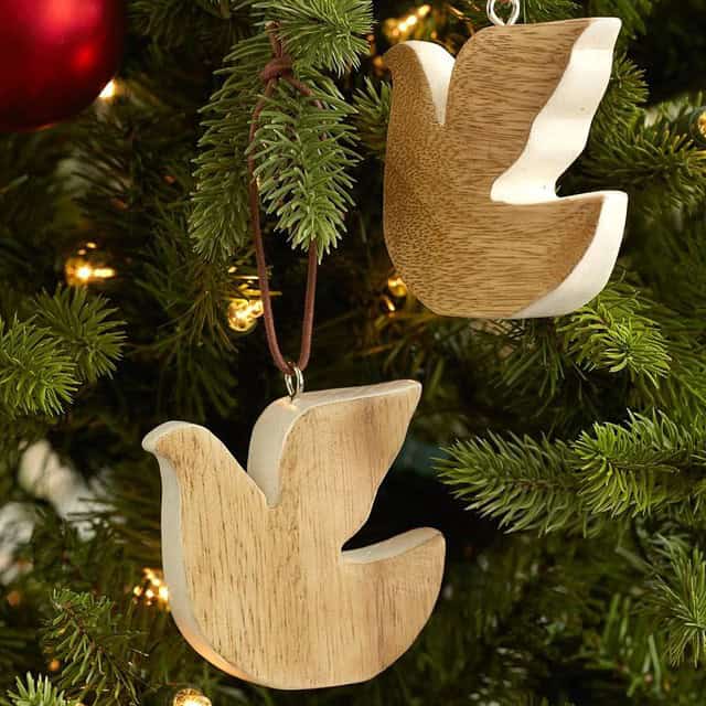 17 Most Simple & Beautiful DIY Christmas Decorations That Can Be Made From Wood 3