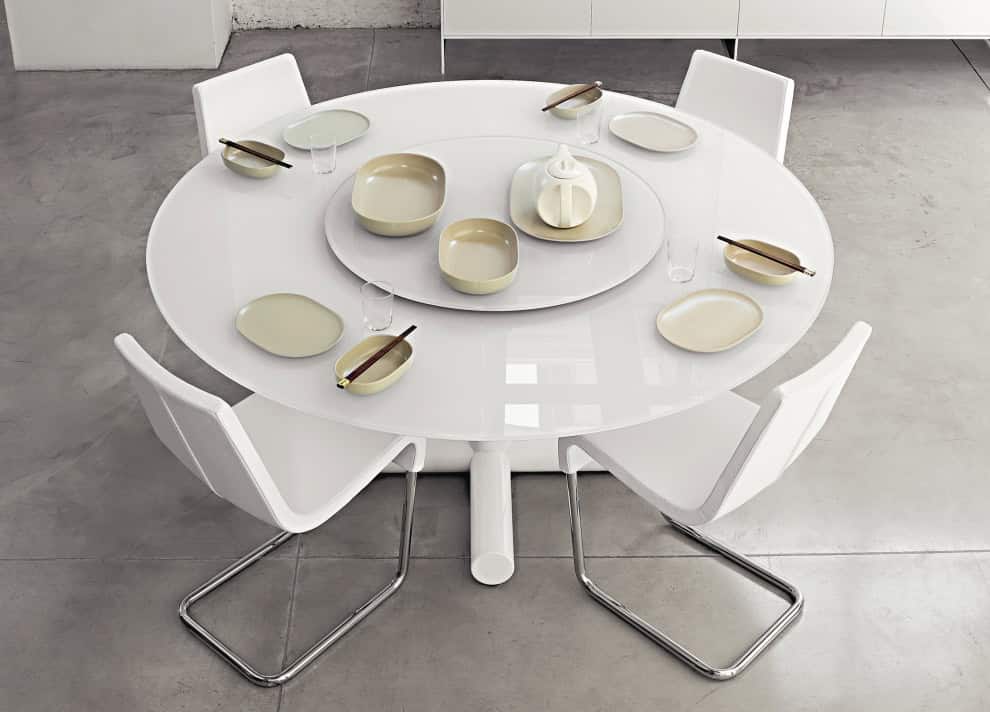 15 White Round Table Design Ideas For Extravagant Look Of Your DIning Room 0019