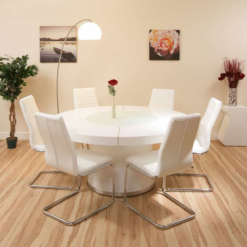 15 White Round Table Design Ideas For Extravagant Look Of Your DIning Room 6