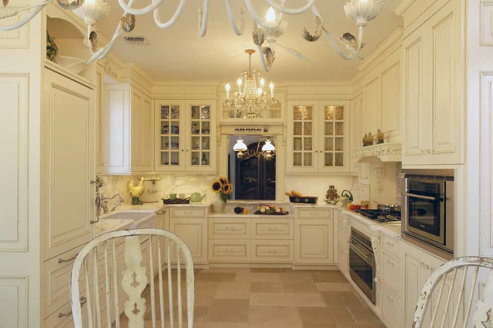 15 White Antique Kitchen Designs That Abound With Warmth & Charm 7