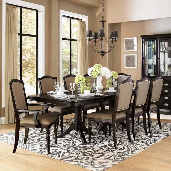15 Charming Dining Rooms With Wooden Table For Pleasant Feel 12
