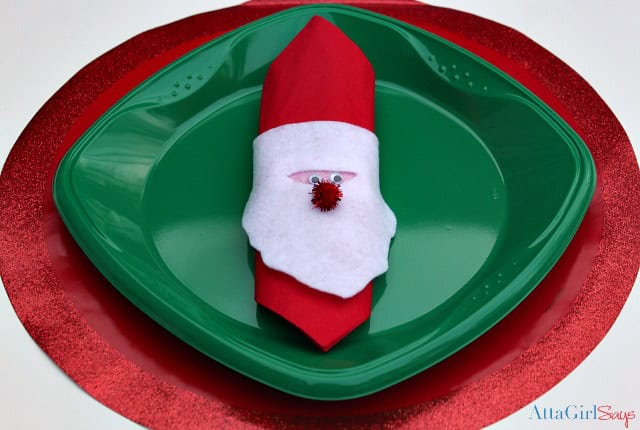 15 Most Easiest DIY Christmas Napkins To Adorn Your Christmas Table 15