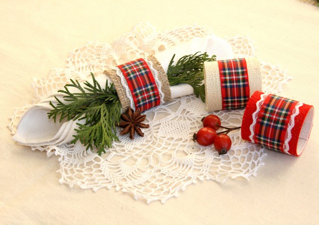 16 Enchanting Handmade Christmas Table Decor Ideas