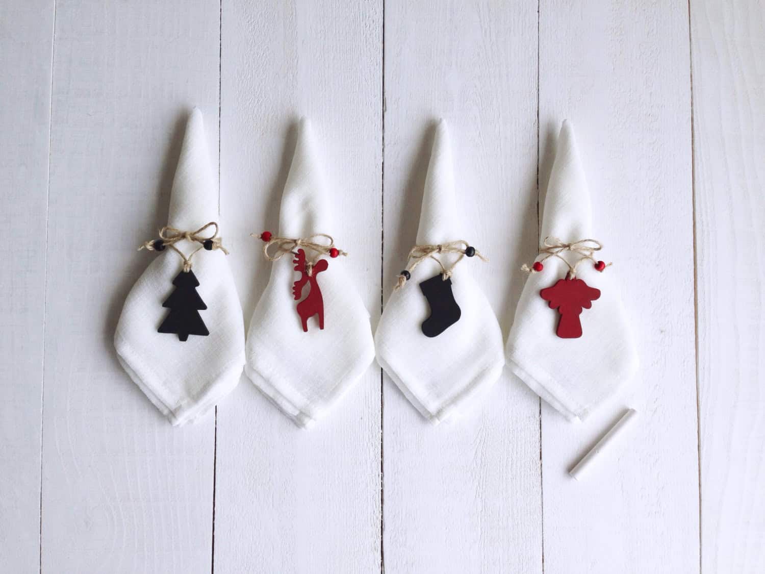 Holiday napkin rings Buy it on: www.etsy.com