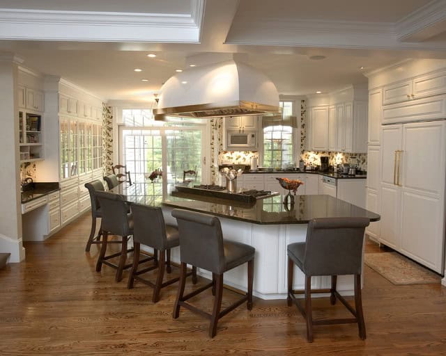 17 Attractive Traditional Kitchen Lighting Ideas To Beautify Your Kitchen Space 16