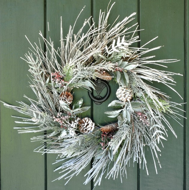 18 Chilly Handmade Winter Wreath Designs For Your Front Door