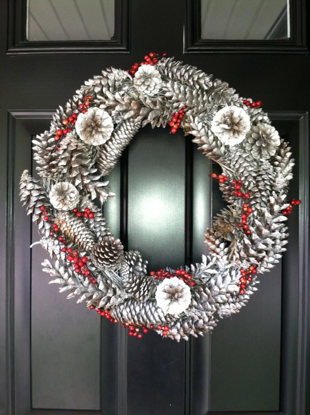 18 Chilly Handmade Winter Wreath Designs For Your Front Door