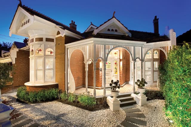 inner city house Source