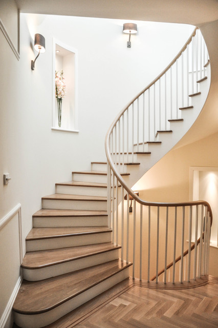 18 Impressive Traditional Staircase Designs You'll Fall For